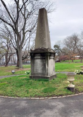 19. yüzyıl anıtı Robert Richard Randall 'ın anısına, deniz kaptanı ve Bağımsızlık Savaşı askeri, Staten Island, New York, ABD - 6 Nisan 2025