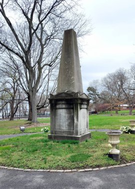 19. yüzyıl anıtı Robert Richard Randall 'ın anısına, deniz kaptanı ve Bağımsızlık Savaşı askeri, Staten Island, New York, ABD - 6 Nisan 2025
