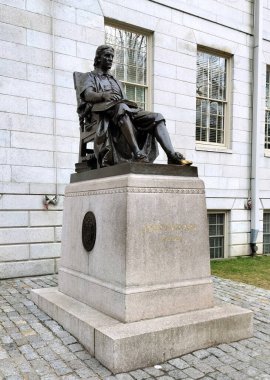 John Harvard 'ın bronz heykeli, Daniel Chester French tarafından 1887' de Harvard Üniversitesi, Cambridge, MA, ABD 'de yaratıldı - 18 Nisan 2025