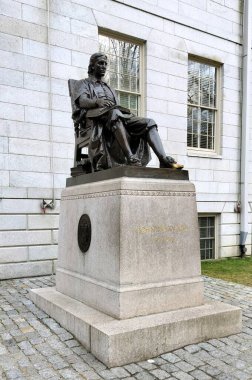 John Harvard 'ın bronz heykeli, Daniel Chester French tarafından 1887' de Harvard Üniversitesi, Cambridge, MA, ABD 'de yaratıldı - 18 Nisan 2025