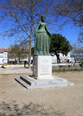 Kraliçe Eleanor 'un 28 Mart 2025' te Beja, Portekiz Bölge Müzesi 'ndeki heykeli.