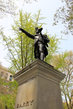 Tuğamiral John Barry Heykeli, Independence Meydanı, Philadelphia, PA, ABD - 20 Nisan 2025