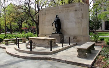 Bilinmeyen Devrimci Savaş Askerinin Mezarı, Washington Square Park, Philadelphia, PA, ABD - 20 Nisan 2025
