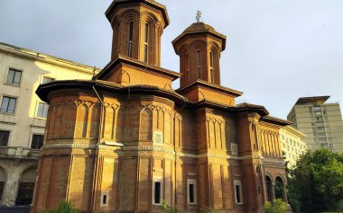 Romanya 'nın orta Bükreş kentinde Romen Rönesans tarzında inşa edilen 18. yüzyıl Doğu Ortodoks Kilisesi, Kretzulescu Kilisesi - 29 Mayıs 2025