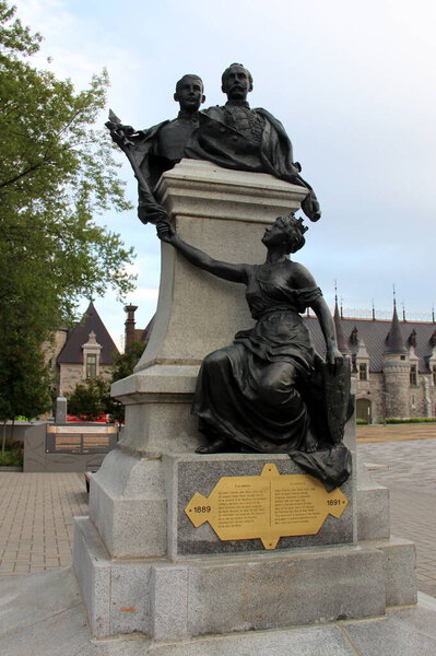 Майор Чарльз Джон Шорт и старший сержант Джордж Уоллик 1889 Пожарный мемориал, открытый в 1891 году в Квебеке, Канада - 23 июля 2025 года