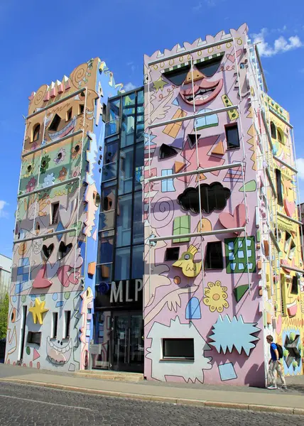 Mutlu Rizzi Evi, Amerikalı pop sanatçısı James Rizzi, Braunschweig, Almanya - 30 Nisan 2012