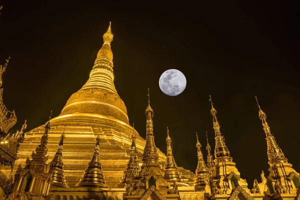 Landscape Scenery Golden Shwedagon Pagoda Small Stupa Surrounding Full Moon — Stock Photo, Image