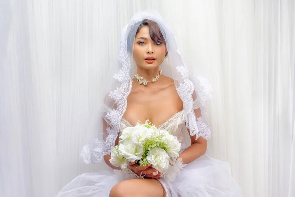Studio Portrait Beautiful Asian Bride Sexy Lingerie Veil White Curtain — Foto de Stock
