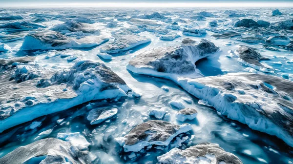 気候変動が氷冠を融解させ極性氷の程度を減少させた北極の風景 — ストック写真