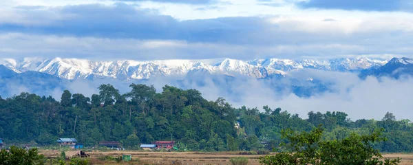 Vederea Panoramică Orașului Putao Dezvăluie Scenă Rurală Liniștită Fundalul Munților Fotografie de stoc