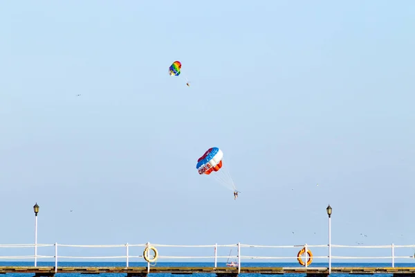 Parachute Flight Sea Horizon — Stock Photo, Image