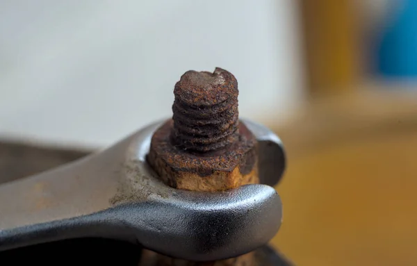 Chrome Wrench Broken Rusty Bolt Close — Stock Photo, Image