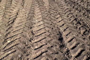 Traktör sürülmüş bir alanı kavramını