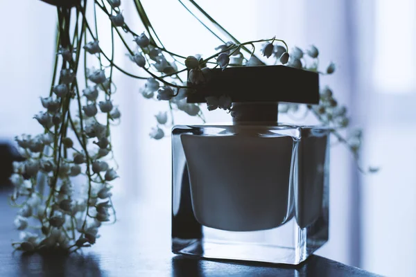 Perfumy Lilie Dolinie — Zdjęcie stockowe