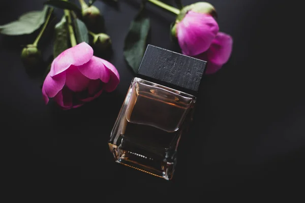 Bouteille Parfum Fleurs Roses — Photo