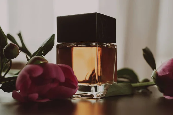 Perfumy Kwiaty Róż Damskie — Zdjęcie stockowe