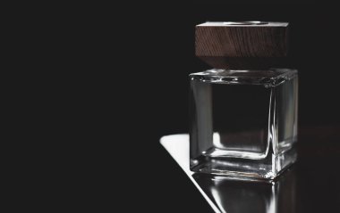 şık erkek parfüm şişe