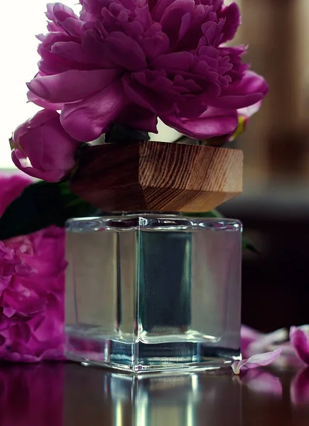 Bottle Stylish Perfume Peonies — Stock Photo, Image