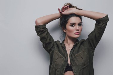 güzel ve seksi bir kadın portresi