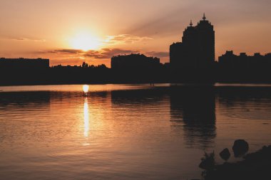 Gölde güzel bir gün batımı