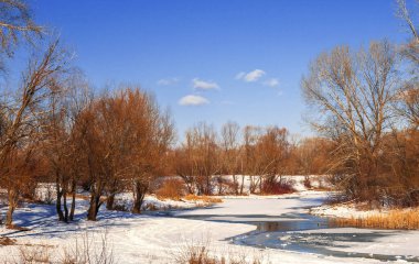 Güneşli havada kış soğuk havası.