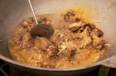 Uluslararası sokak yemekleri festivalinde sokak arasında şefin füzyon uluslararası doruk noktası