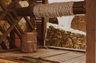 Şatoda eski bir kuyu