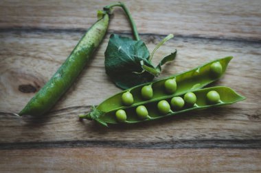 Yeşil bezelye kabukları