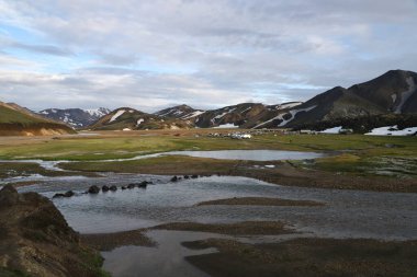 İzlanda 'daki Landmannalaugar' da kamp alanı.