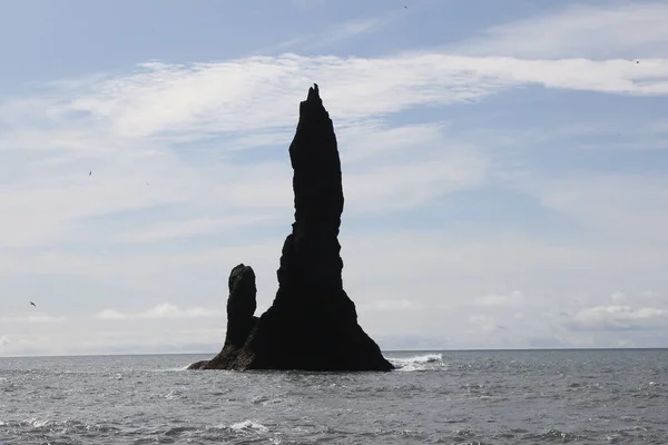 One Reynisdrangar Basalt Sea Stacks Vik Myrdal Iceland — Stock Photo, Image