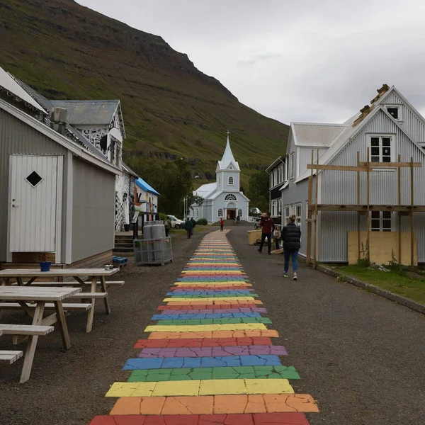Rainbow Street Seydisfjodur Islândia — Fotografia de Stock