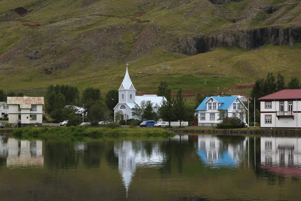 冰岛东部地区Seyisfjodur村 — 图库照片