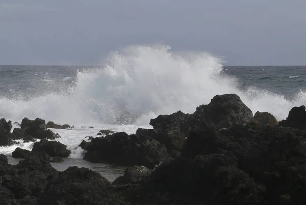 Hullámok Zuhannak Keanae Beachre Mauira Hawai — Stock Fotó