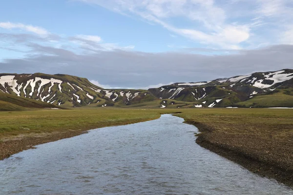 通往冰岛Landmannalaugar的道路上典型的景观 — 图库照片