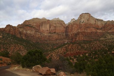 Nöbetçi, Çizgili Duvar ve Zion Kanyonu, Zion Ulusal Parkı, Utah