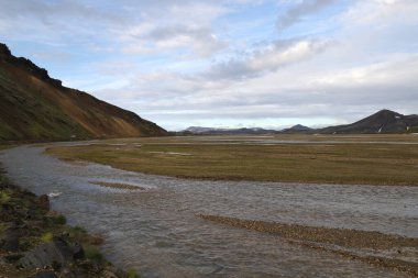 İzlanda, Landmannalaugar yakınlarındaki Jokulgliskvisi Nehri.
