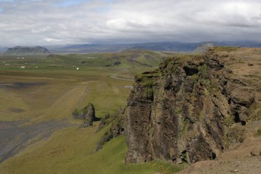 Dyrholaey Yarımadası yakınlarındaki tipik manzara, Vk Mrdal, İzlanda