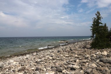 Rocky beach along the Bruce Trail, Bruce Peninsula National Park, Tobermory, Ontario, Canada clipart