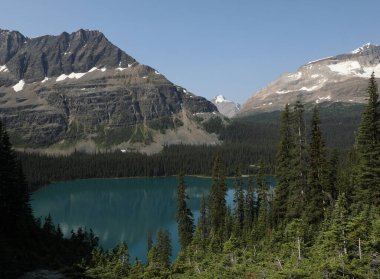 Mt. Schaeffer, Mt. Owen, Odaray Dağı ile O 'Hara Gölü Yoho Ulusal Parkı, British Columbai, Kanada