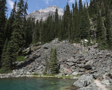Huber Dağı ve O 'Hara Gölü, Yoho Ulusal Parkı, British Columbia, Kanada