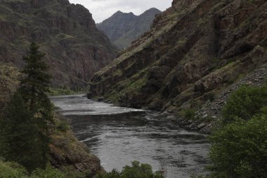 Snake River, Hells Canyon Ulusal Dinlenme Alanı, Oregon ve Idaho sınırı.