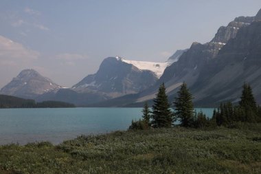 Bow Lake ve Bow Buzulu, Icefields Parkway, Banff Ulusal Parkı, Alberta, Kanada