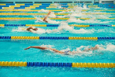 Turkuaz yüzme havuz şeritleri, sporun ve Olimpiyatların sembolü..