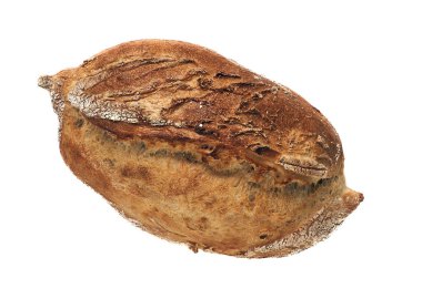 Beyaz bir arka planda izole edilmiş, altın-kahverengi kabuklu, taze pişmiş bir ekmek somunu. Fırın, yemek ve mutfak kavramları için mükemmel..