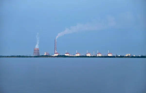 Enerhodar, Zaporiz 'ka oblast, Ukrayna - 08-03-2021: Nükleer Santral. Ekoloji.