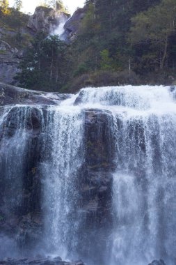 Aulus-les-Bains, Fransa 'nın güneybatısında Occitanie bölgesinde bir komün. Ars şelalesinin yakınındaki kasaba, Fransa 'nın Pireneler şehrinde doğal bir şelaledir..