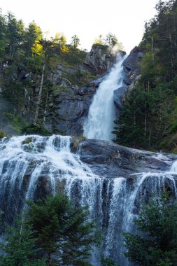 Aulus-les-Bains, Fransa 'nın güneybatısında Occitanie bölgesinde bir komün. Ars şelalesinin yakınındaki kasaba, Fransa 'nın Pireneler şehrinde doğal bir şelaledir..