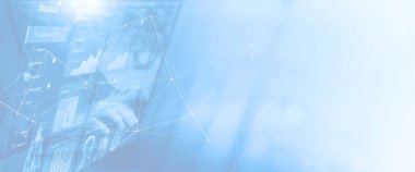 Yumuşak mavi dijital arka planda yer alan modern bir sağlık kontrol paneli veri tabloları, doktor profilleri ve tıbbi ikonlar. Parlak ağ çizgileriyle bağlandı,