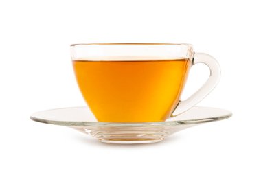 Beyaz arka planda bir fincan çay.