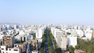 San Isidro bölgesinde gökyüzü manzaralı. Av Javier Prado 'nun insansız hava aracı görüntüsü..